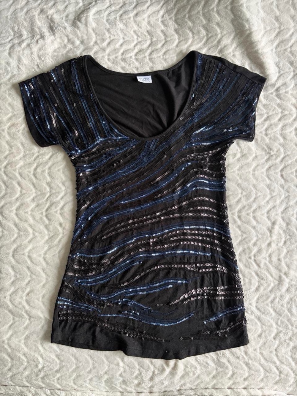 Suzy Shier Black and Navy Sequin Scoop Neck Tee